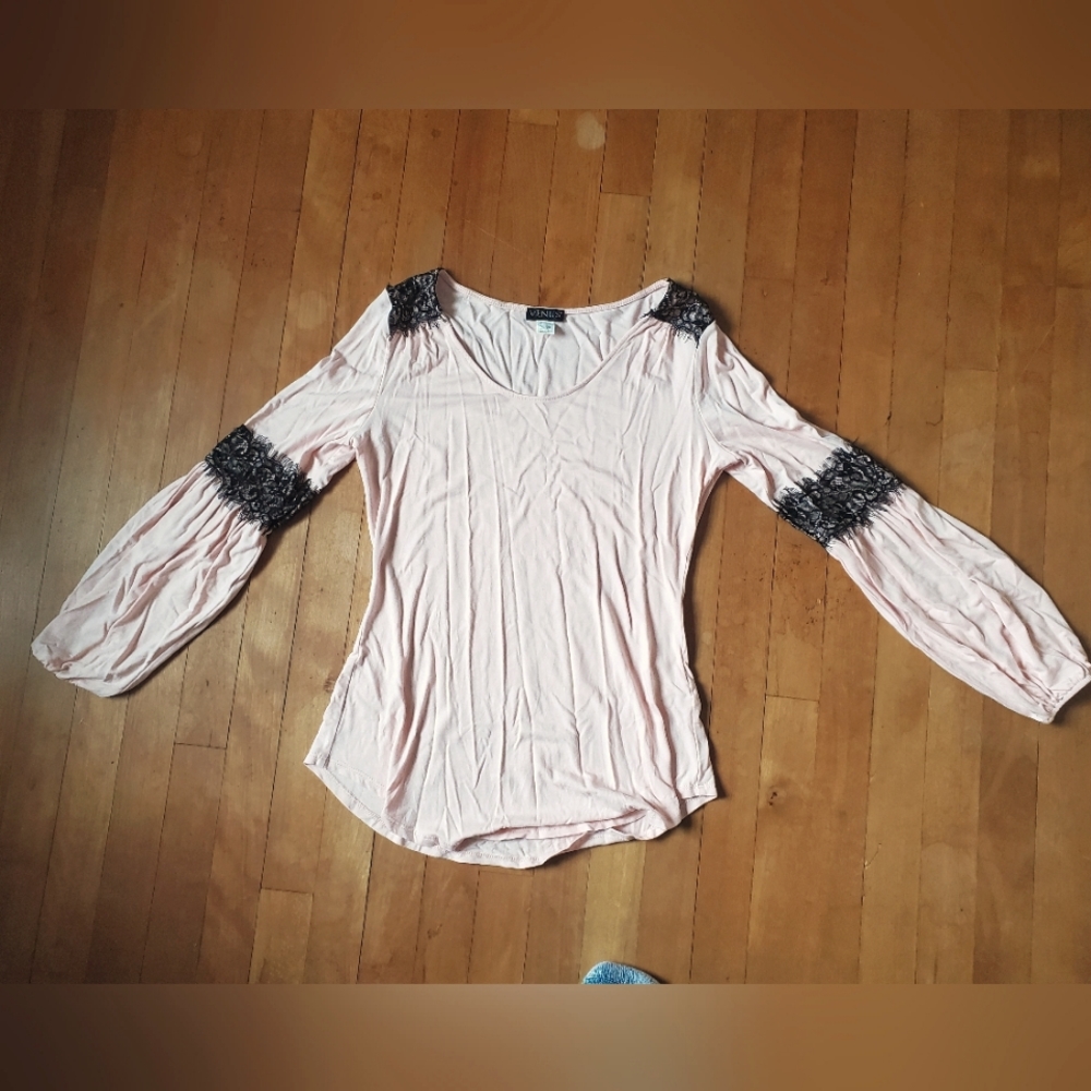 Venus Pink Top with fringed lace details
